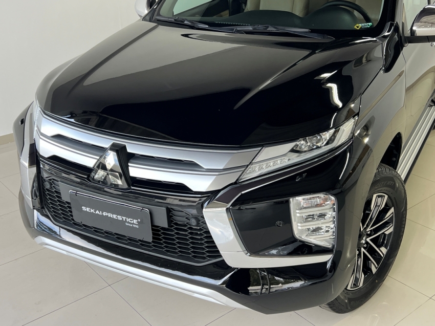 mitsubishi pajero sport hpe 202320