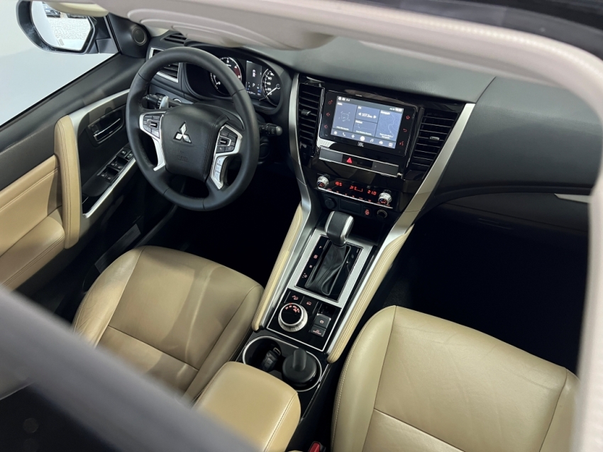 mitsubishi pajero sport hpe 202333