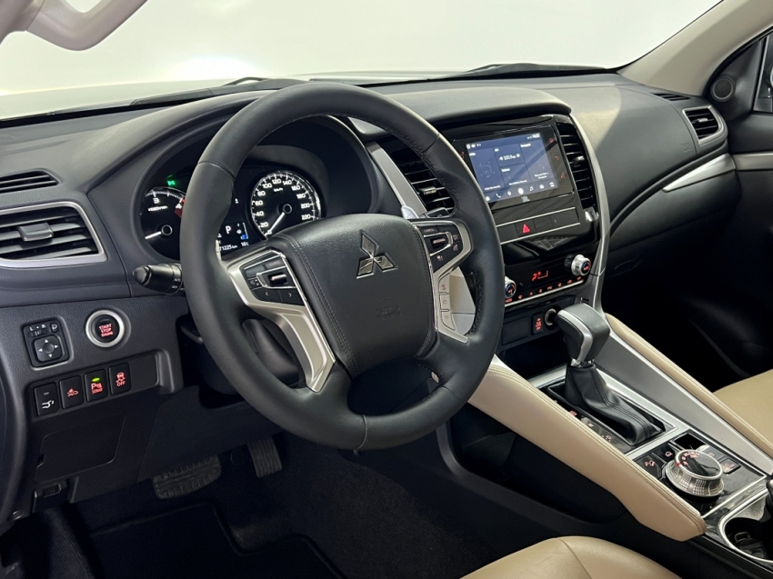 mitsubishi pajero sport hpe 20234