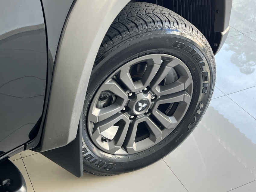 mitsubishi l200 triton sport outdoor plus 202519