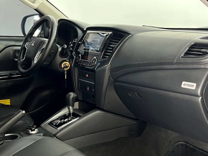 mitsubishi l200 triton sport outdoor plus 202524