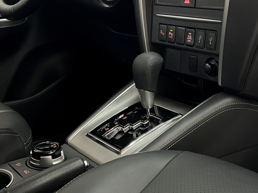 mitsubishi l200 triton sport hpes 202526