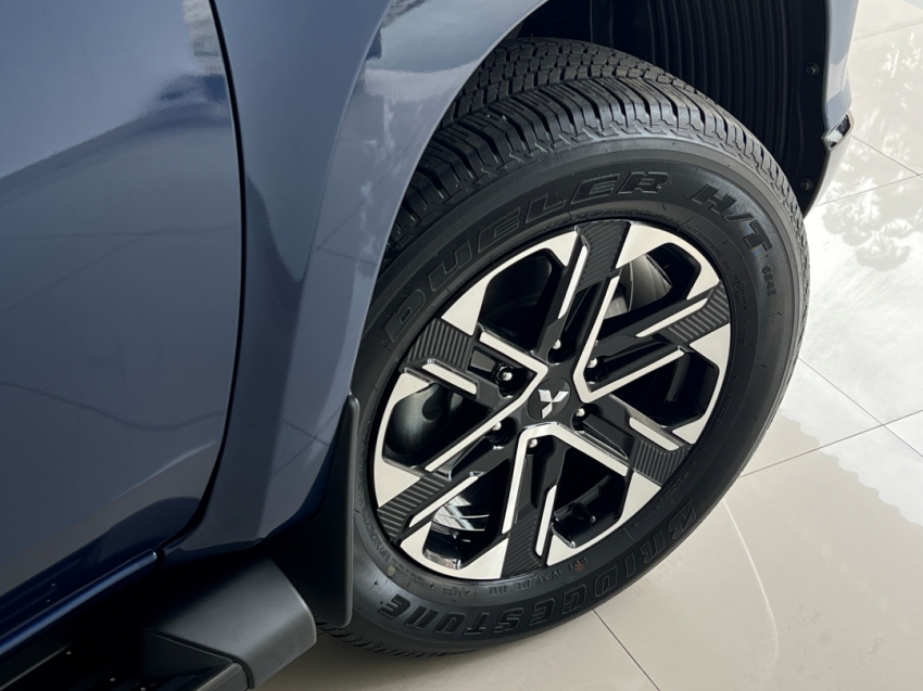 mitsubishi l200 triton sport hpes 202520
