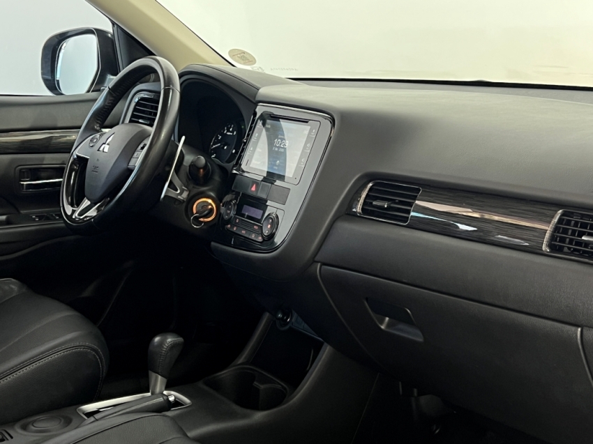 mitsubishi outlander 2.0 201623
