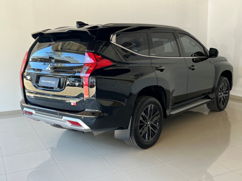 mitsubishi pajero sport legend 20252