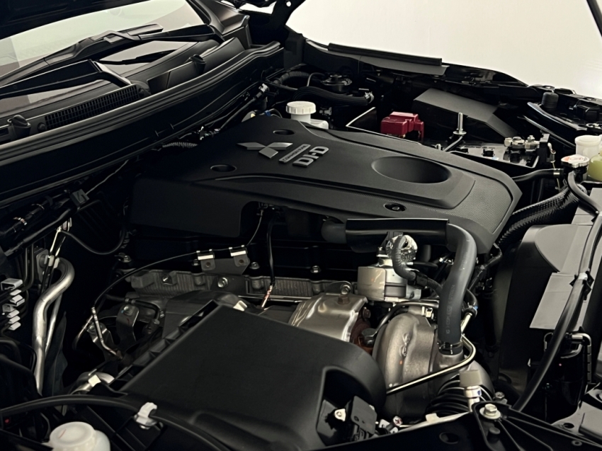 mitsubishi pajero sport legend 202529