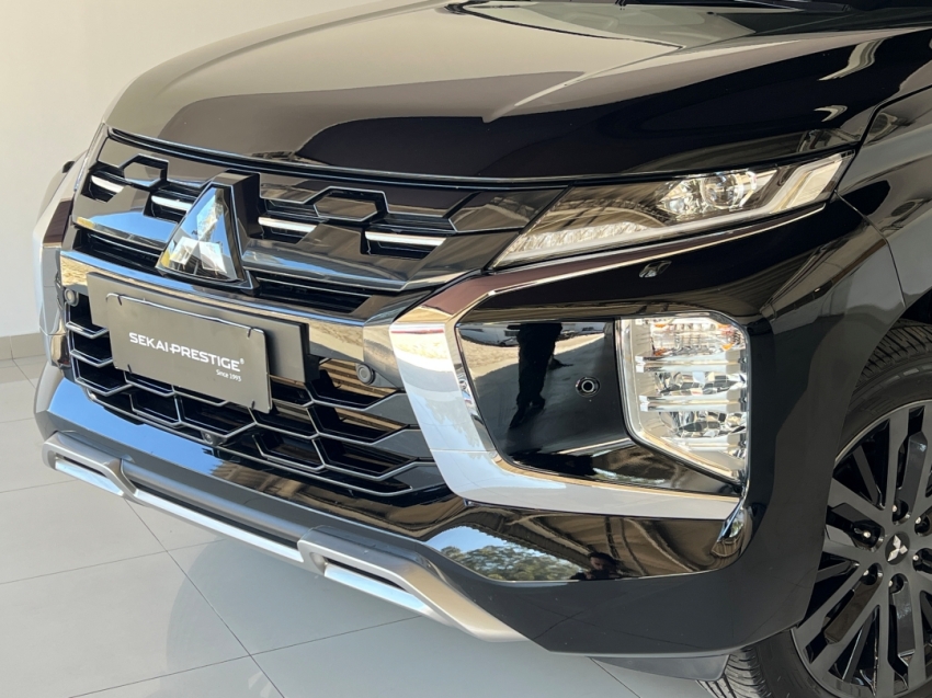 mitsubishi pajero sport legend 202532