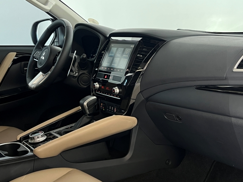 mitsubishi pajero sport legend 202526