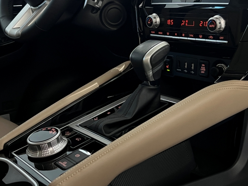 mitsubishi pajero sport legend 202527