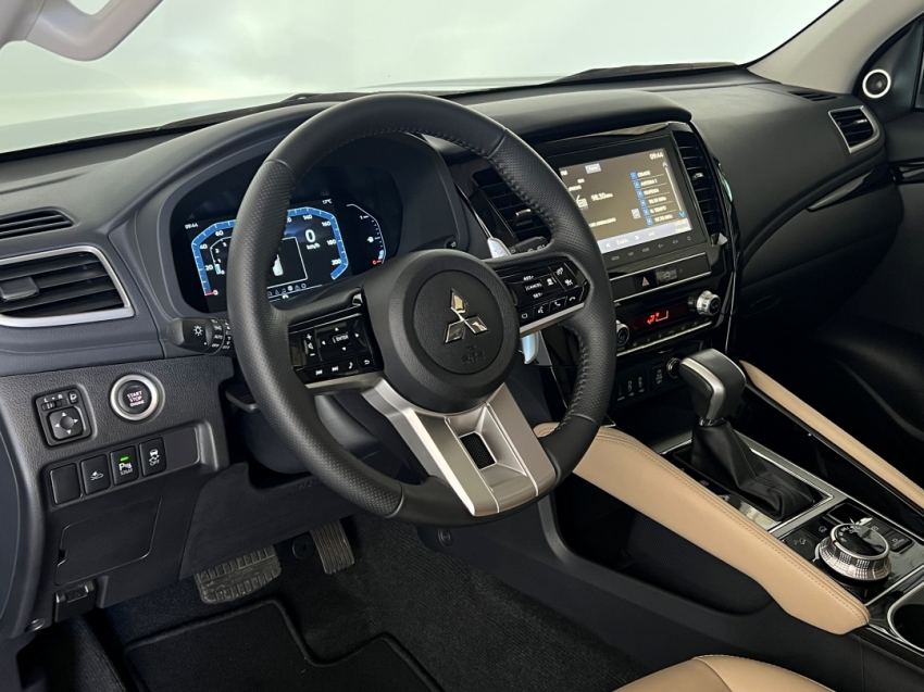 mitsubishi pajero sport legend 20254