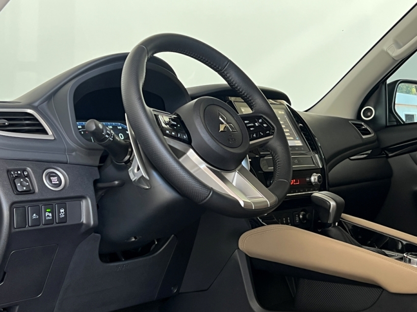 mitsubishi pajero sport legend 202524