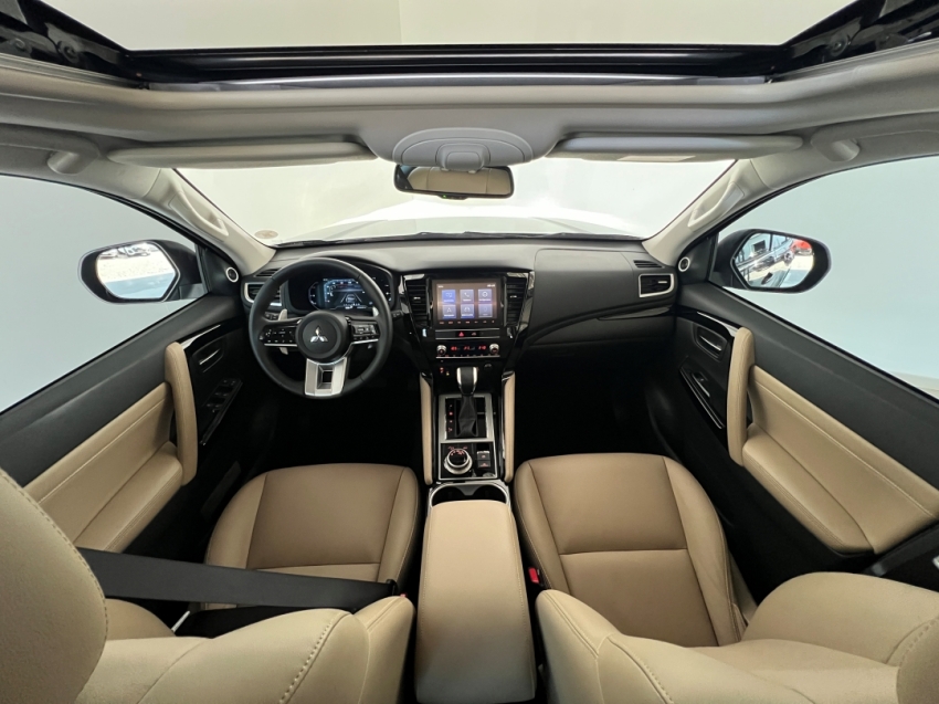 mitsubishi pajero sport legend 202525