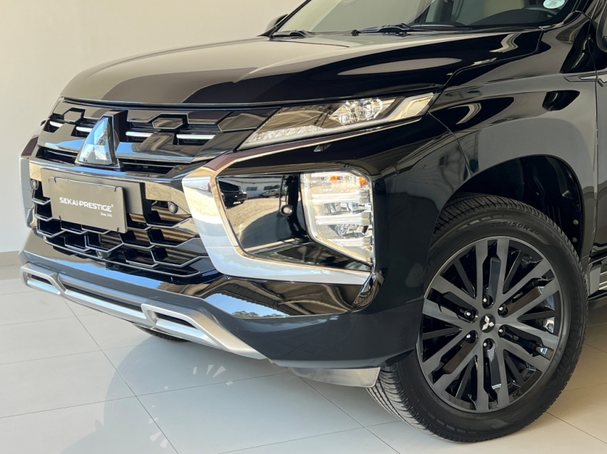 mitsubishi pajero sport legend 202530
