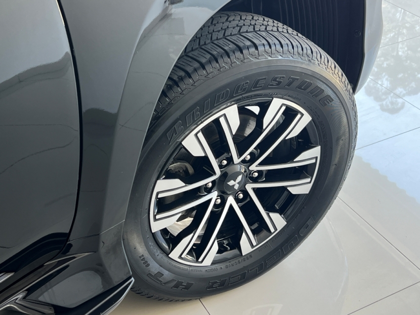mitsubishi pajero sport hpes 202420