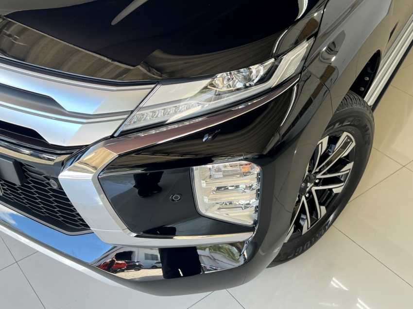 mitsubishi pajero sport hpes 202433