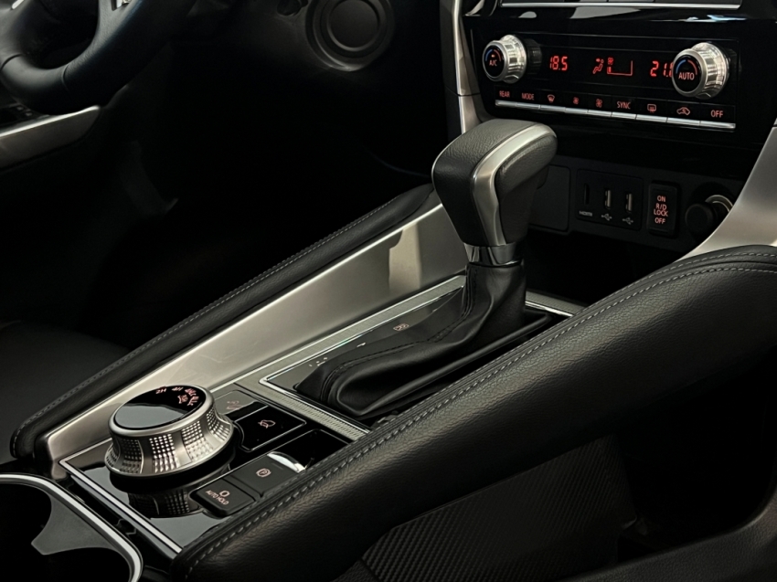 mitsubishi pajero sport hpes 202426