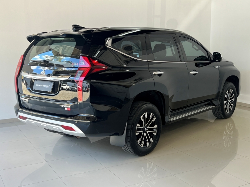 mitsubishi pajero sport hpes 20242