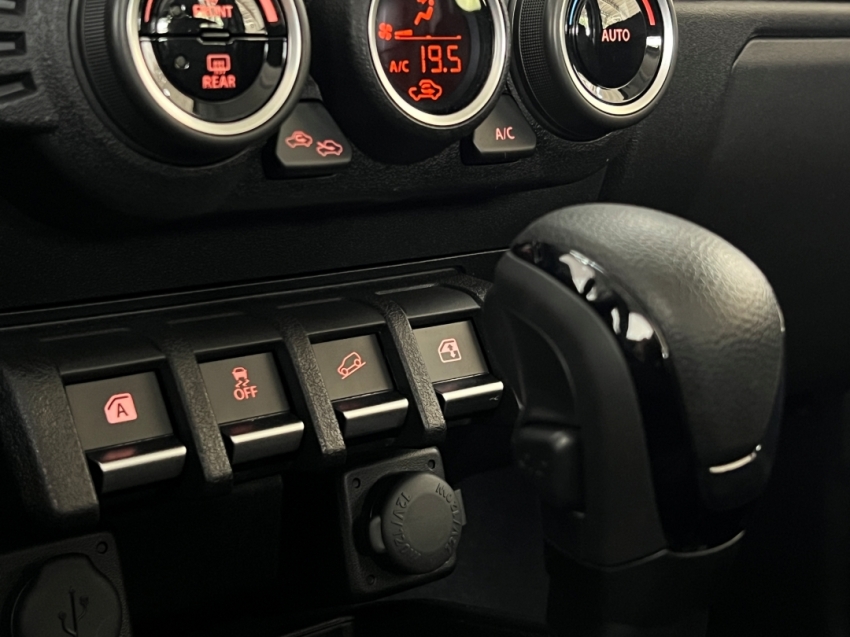 suzuki jimny sierra 4expedition 202526