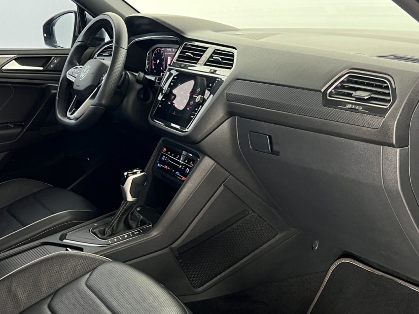 VOLKSWAGEM TIGUAN RLINE 202424