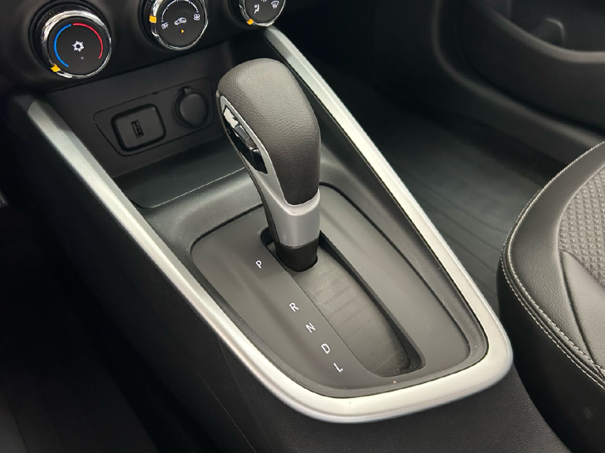 chevrolet onix 1.0 turbo flex plus ltz automatico 2025