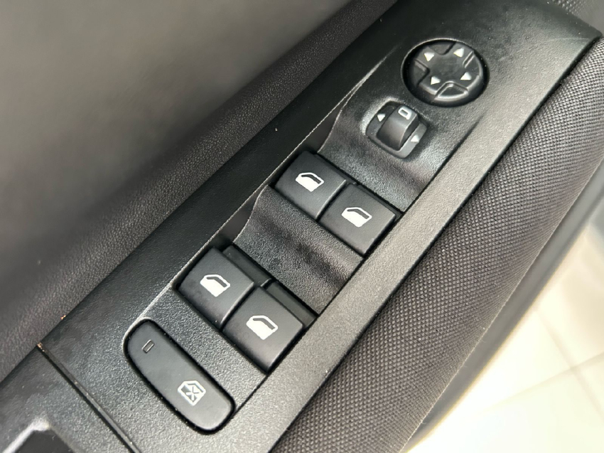 citroen c4 cactus 1.6 vti 120 flex feel pack eat6 4p automatico 2023
