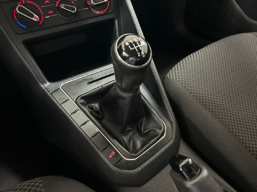 volkswagen polo 1.0 mpi total flex manual 4p 2020