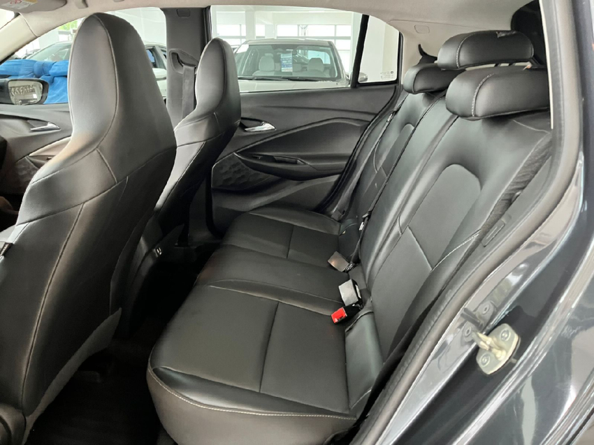 chevrolet onix 1.0 turbo flex premier automatico 4p 2025