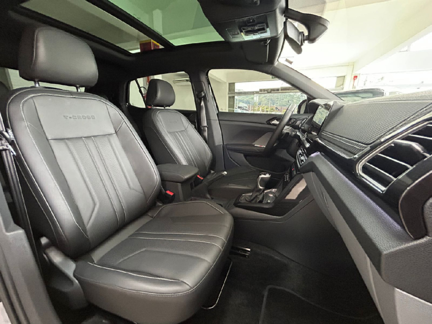 volkswagen t-cross 1.0 200 tsi total flex comfortline automatico 4p 2025