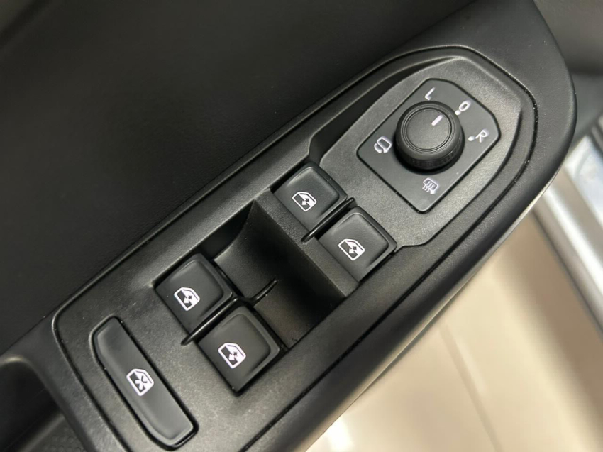 volkswagen taos 1.4 250 tsi total flex highline automatico 4p 2024