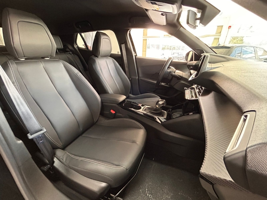 peugeot 2008 1.0 turbo 200 flex allure cvt 1.6 4p manual 2025