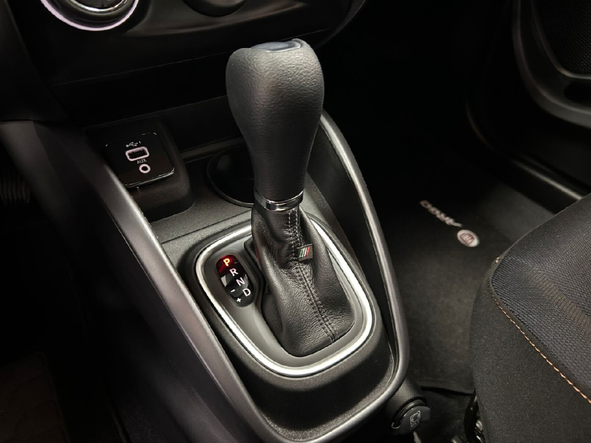 fiat argo 1.3 firefly flex trekking cvt 4p automatico 2026