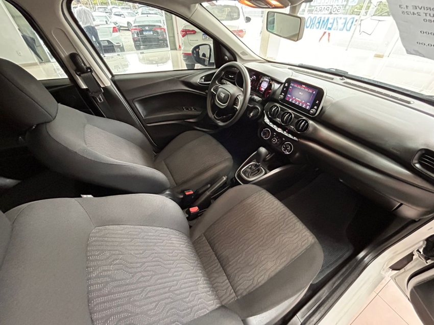 fiat cronos 1.3 flex drive s-design automatico 4p 2025