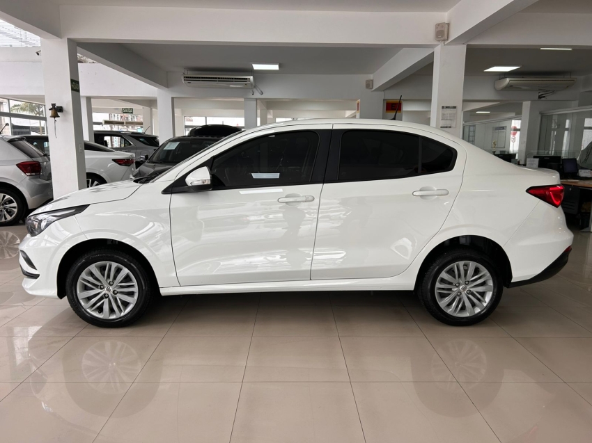 fiat cronos 1.3 flex drive s-design automatico 4p 2025