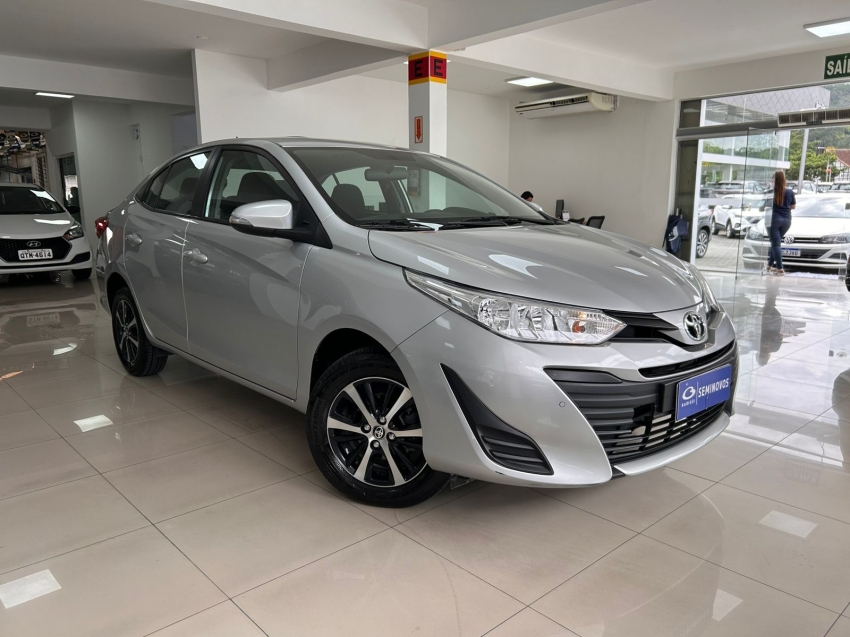 toyota yaris 1.5 16v flex sedan xl live multidrive 4p automatico 2021
