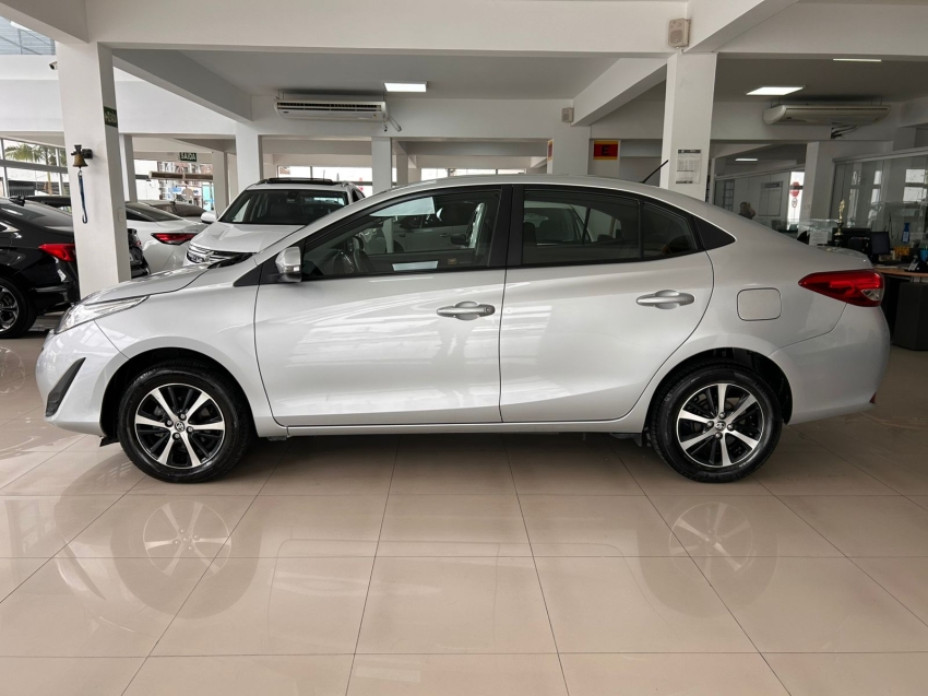 toyota yaris 1.5 16v flex sedan xl live multidrive 4p automatico 2021