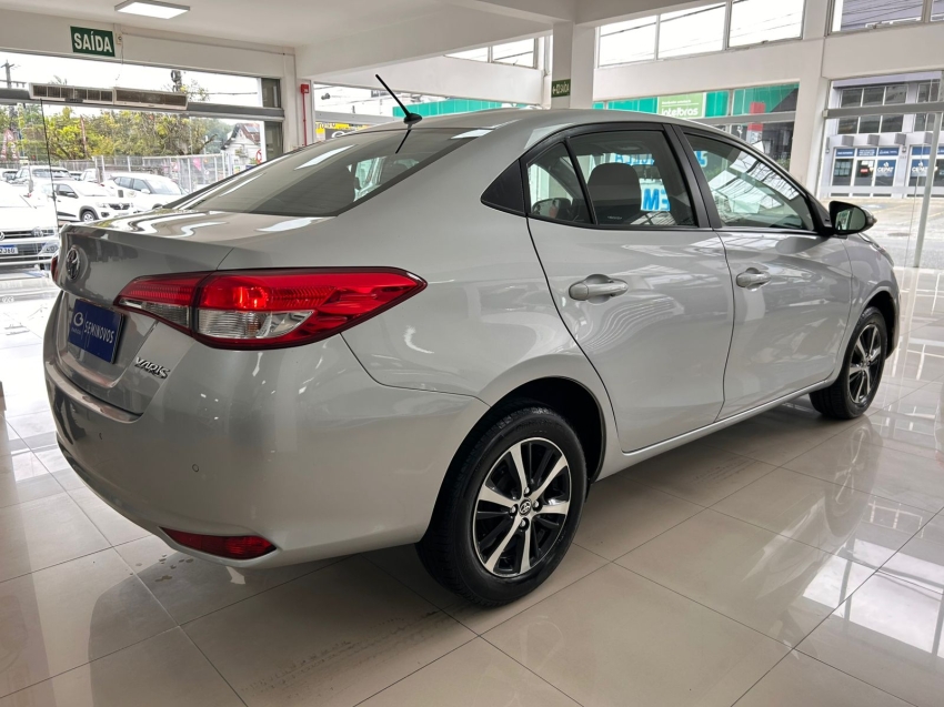 toyota yaris 1.5 16v flex sedan xl live multidrive 4p automatico 2021