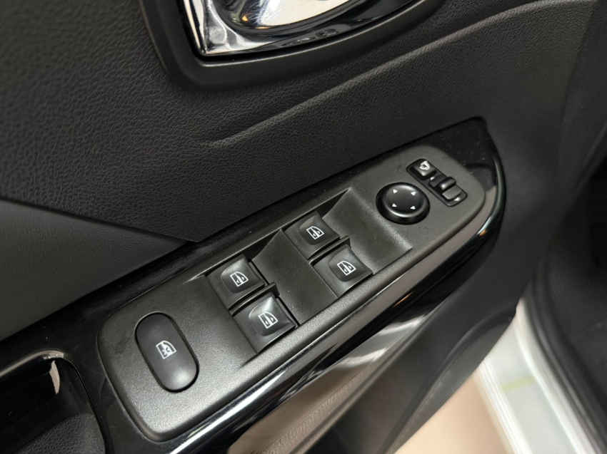 renault captur 1.6 16v sce flex intense x-tronic 4p automatico 202112