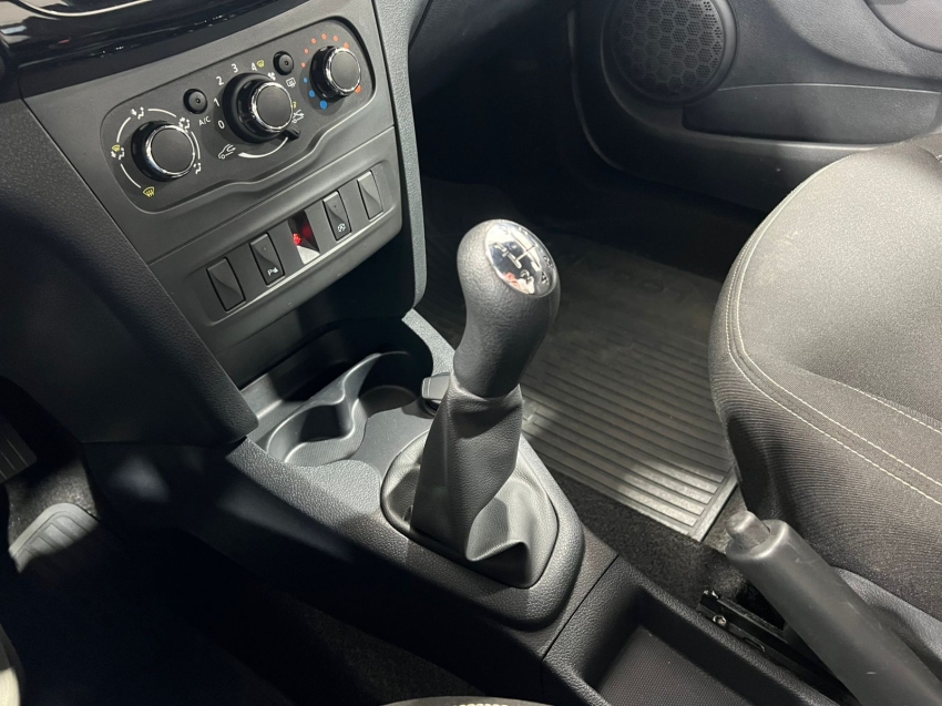 renault logan 1.0 12v sce flex zen manual 4p 202510