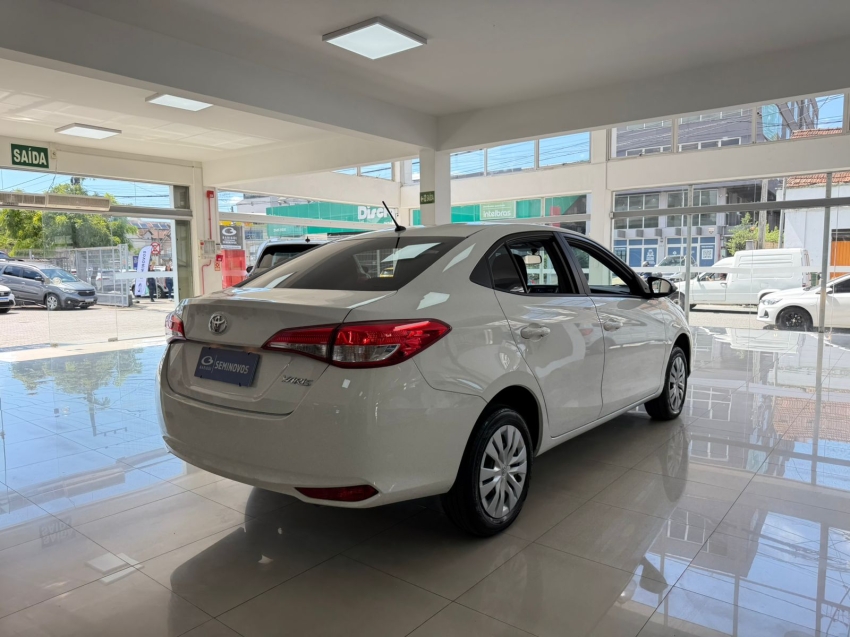 toyota yaris 1.5 16v flex sedan xl multidrive 4p automatico 20256
