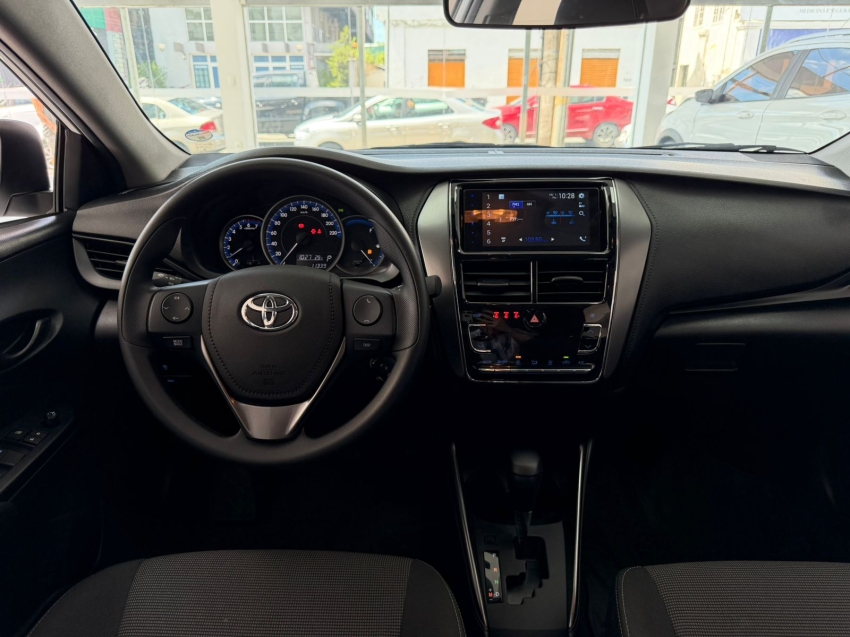 toyota yaris 1.5 16v flex sedan xl multidrive 4p automatico 202510