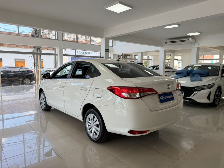 toyota yaris 1.5 16v flex sedan xl multidrive 4p automatico 20254