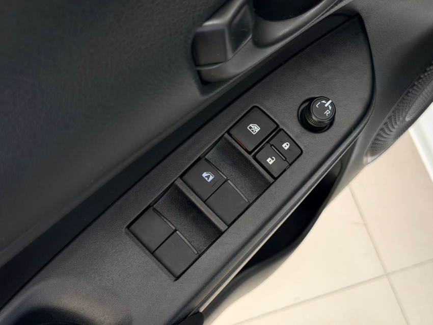 toyota yaris 1.5 16v flex sedan xl multidrive 4p automatico 202515