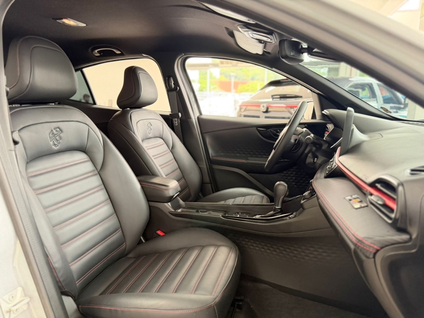 fiat fastback 1.3 turbo 270 flex abarth at6 4p automatico 202512