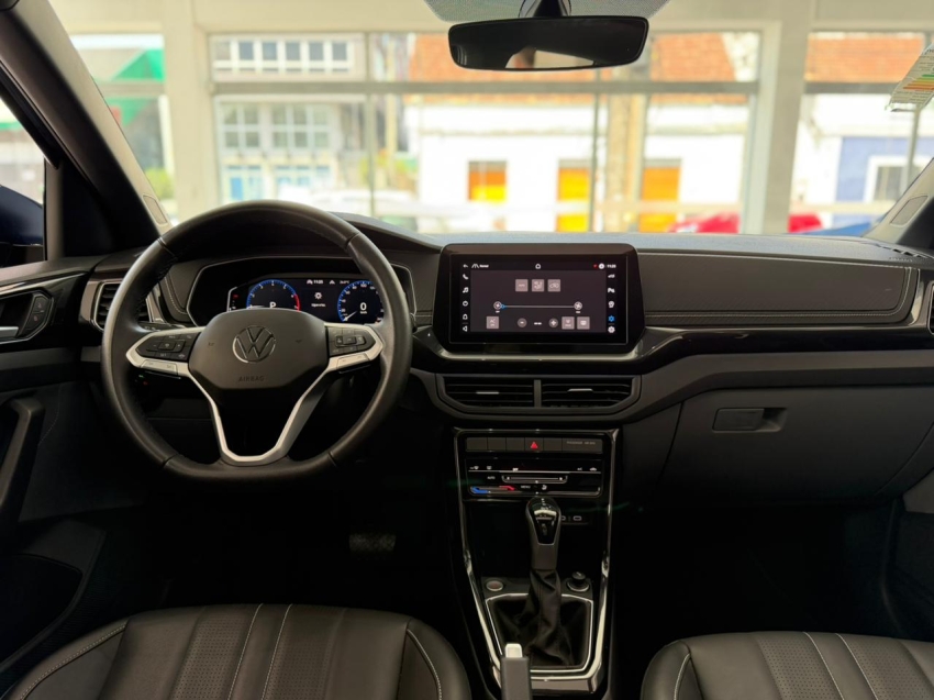 volkswagen t-cross 1.0 200 tsi total flex comfortline automatico 4p 202512