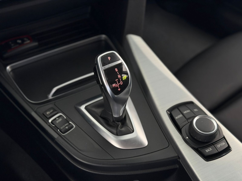 bmw 320i 2.0 sport 16v turbo active flex 4p automatico 201619