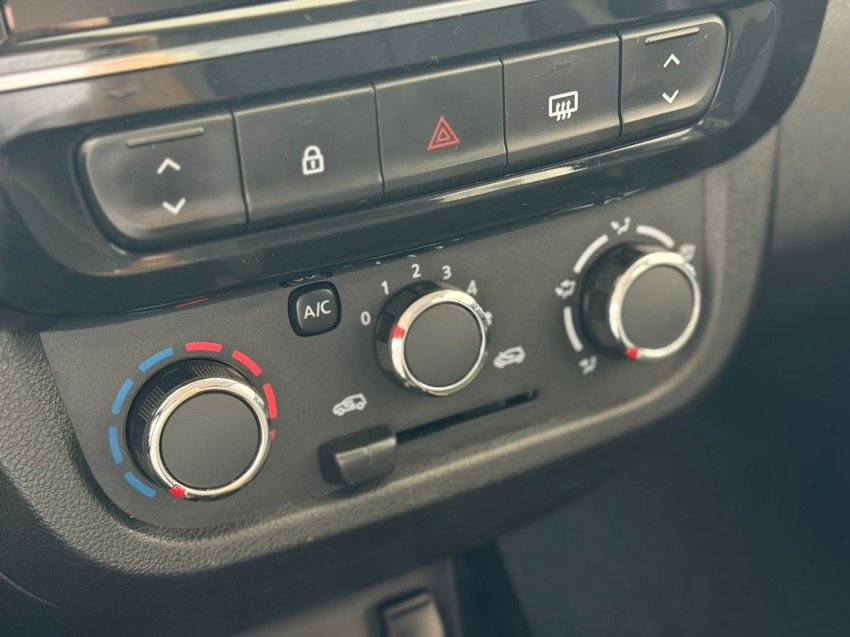 renault kwid 1.0 12v sce flex outsider manual 4p 202319