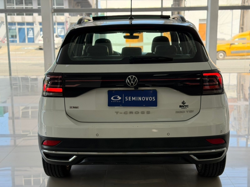 volkswagen t-cross 1.0 200 tsi total flex comfortline automatico 4p 20235