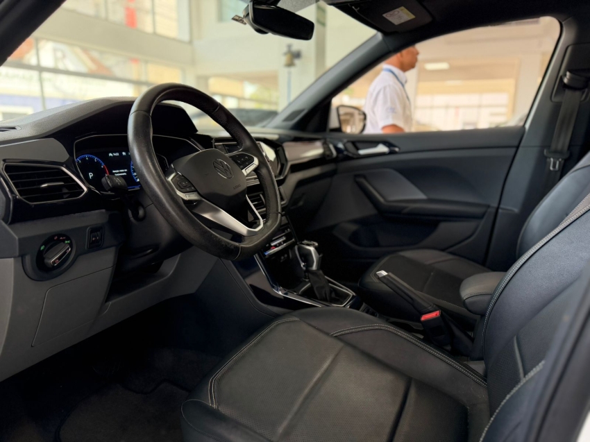 volkswagen t-cross 1.0 200 tsi total flex comfortline automatico 4p 202312