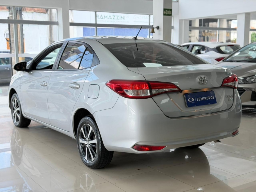 toyota yaris 1.5 16v flex sedan xs connect multidrive 4p automatico 20206