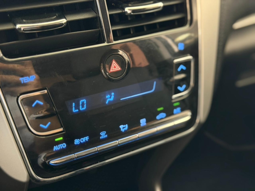 toyota yaris 1.5 16v flex sedan xs connect multidrive 4p automatico 202017